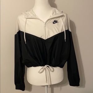 Womens Nike cropped windbreaker
